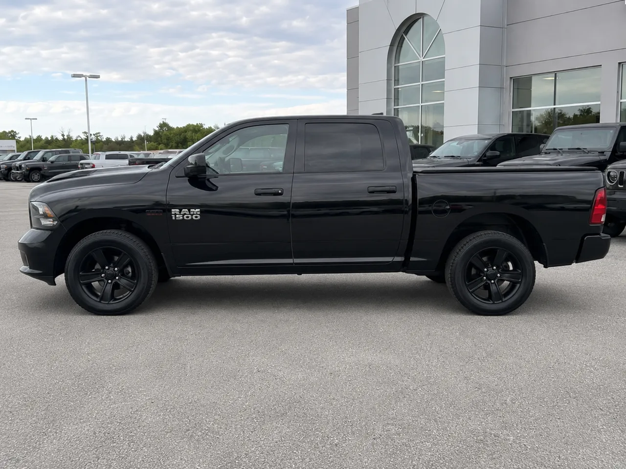 2017 Ram 1500 Sport Crew Cab 4x4 - Photo 3